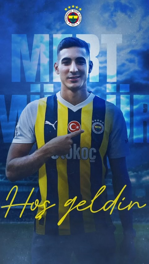 Fotoğraftaki çocuk yıllar sonra Çubuklu forma altında, şimdi sıra onda! Hoş geldin Mert Müldür 💛💙