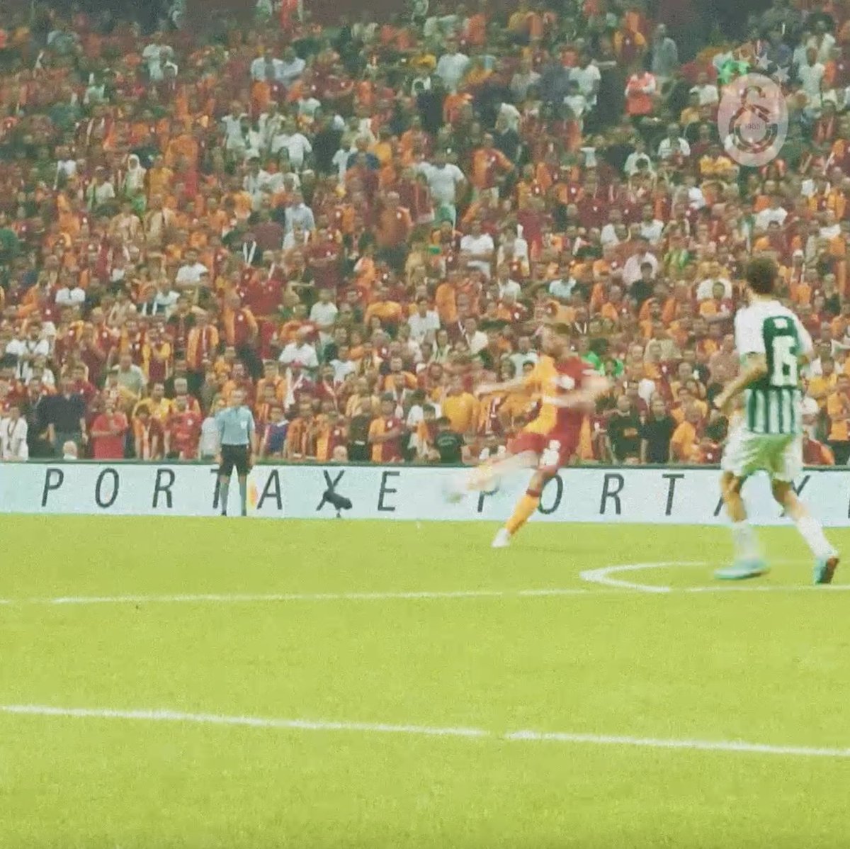 📺 Dries Mertens'in enfes golünü bir de bu açıdan izleyelim... 🚀 #GSvZLG #UCL