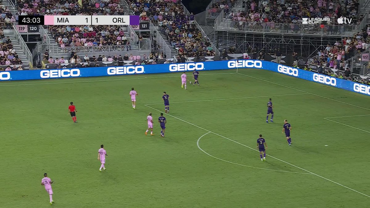 Big-time stop by Pedro Gallese 🐙