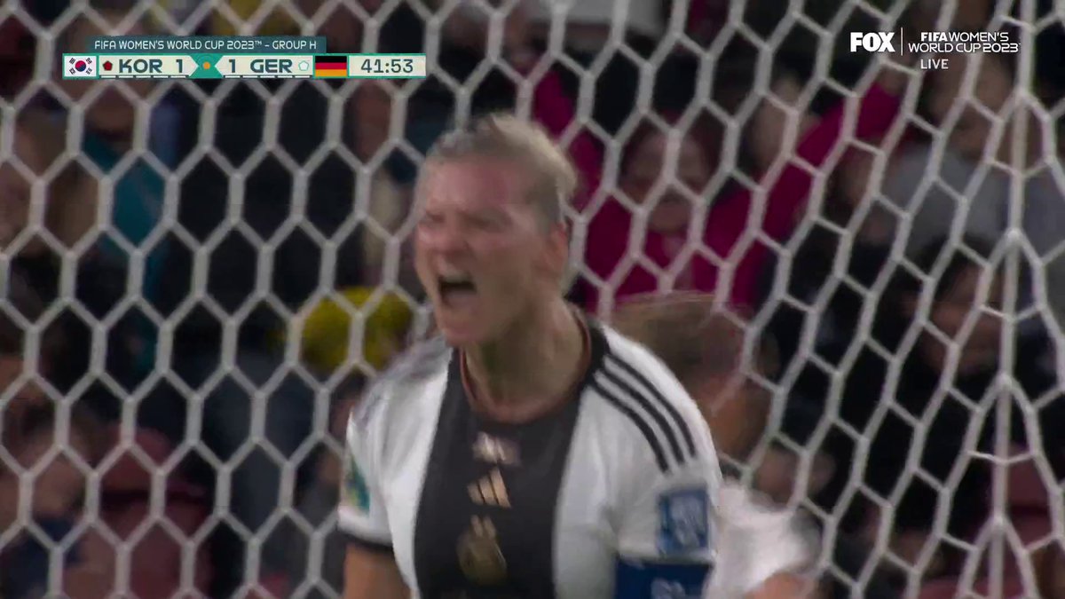 Alexandra Popp went 🆙 Germany finds the equalizer in the first half 💪🇩🇪