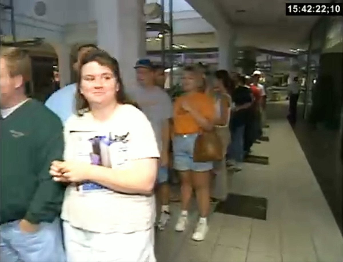 midnight release of the PlayStation 2 at GameStop in 2000