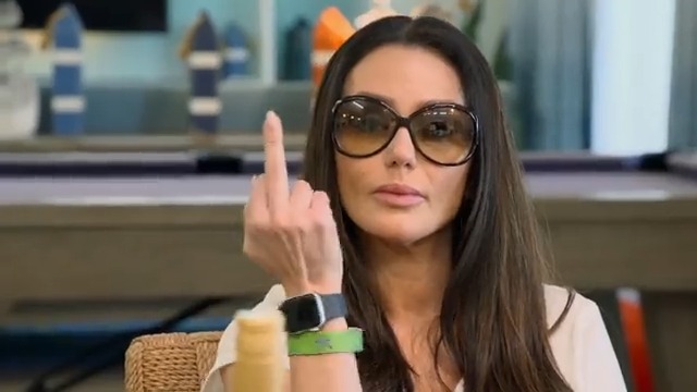 fasten your seatbelts, fam! 🚕 this season of #JSFamilyVacation is the wildest one yet 🤪 and it all starts TONIGHT at 8p on @mtv!