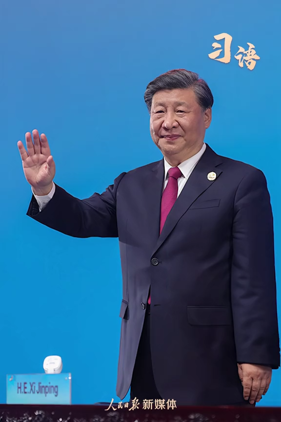 总书记和青年运动员的互动中，有关怀、勉励，也有期盼和祝福。“人生能得几次搏”，这句话也送给大运会的参赛者们，加油！#XiJinping #XiSays #FISU （来源：人民日报新媒体）