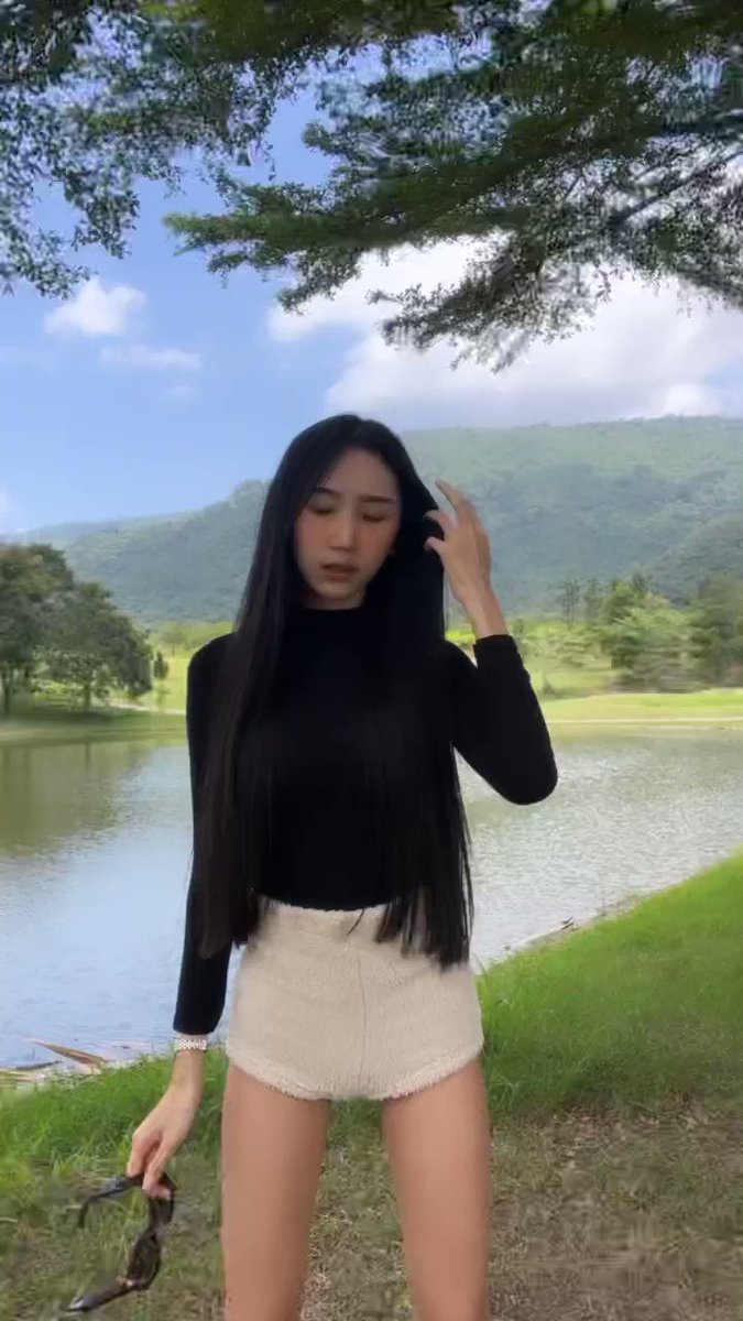 - 意義不明的影片 知道我的手在幹嘛ㄇ😳 現在追蹤偶滴𝐈𝐆有活動ㄛ：Jolie_o125