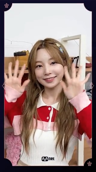 [#퀸덤퍼즐] 🔔 연희의 메시지가 도착했습니다 💌 🔻 지금 바로 조합 투표하러 가기 🔻 - ① - ② 걸그룹 최상의 조합을 완성하라! Mnet 〈퀸덤퍼즐〉 매주 화요일 밤 10시 본방송 Every Tuesday 10PM (KST) #QUEENDOMPUZZLE #퀸덤 #Mnet #엠넷