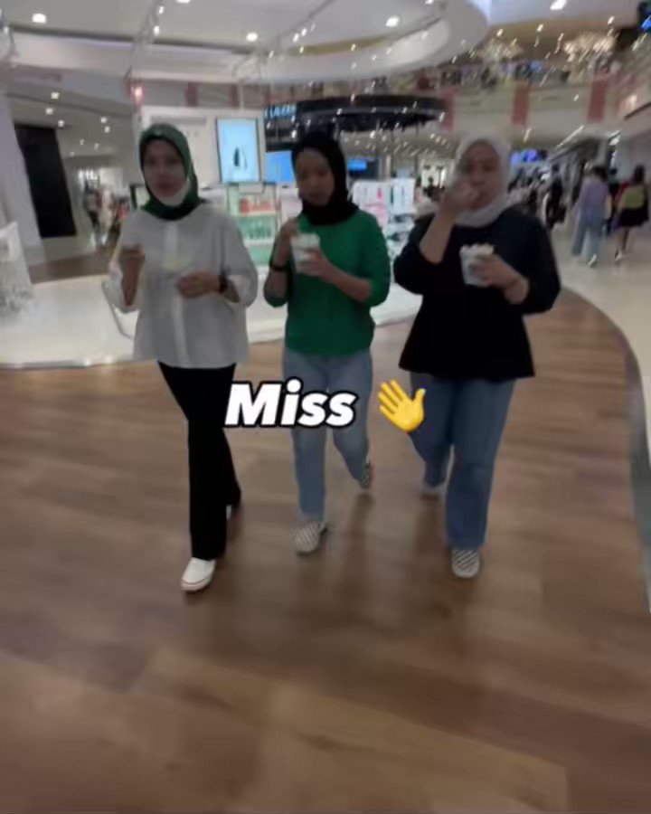 VIRAL | ‘Dalam banyak-banyak tempat, mereka pilih Padini. Dari situ, kita tahu keluarga ni memang baik hati, jujur dan tak mengambil kesempatan’ - Netizen Lain kali bawa duit 5 sen dalam dompet ya guys! Mana tahu ada rezeki jumpa Pinn Yang.