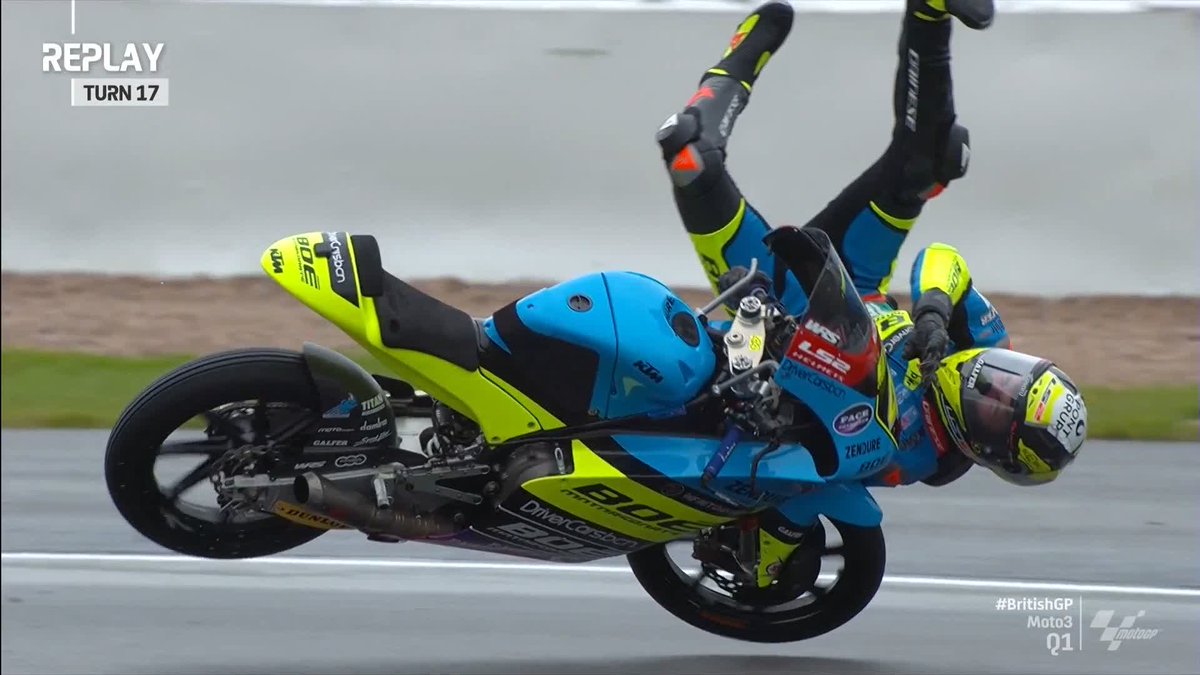 A second crash of the session for David Muñoz! 💥 Somehow he's back on again and has one last lap to get it right! 😮 #BritishGP 🇬🇧
