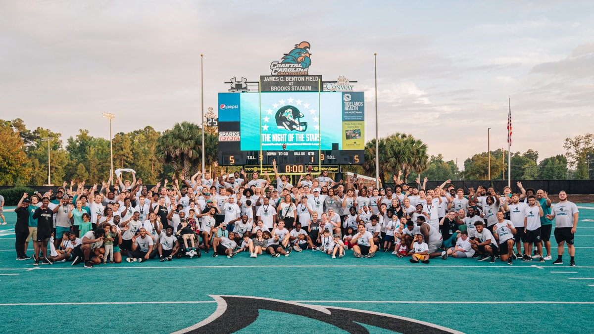 Had a blast last night with @gsmiracleleague at Night of the Stars 🌟🌟🌟 #BALLATTHEBEACH | #FAM1LY | #TEALNATION