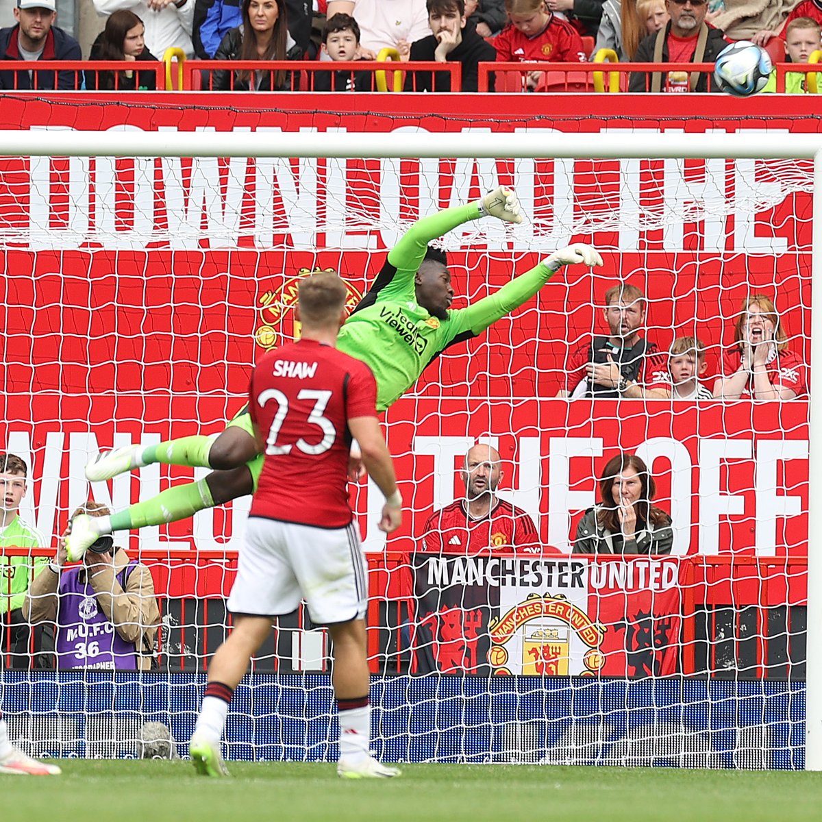 Big stop, Andre Onana 👊 #MUFC