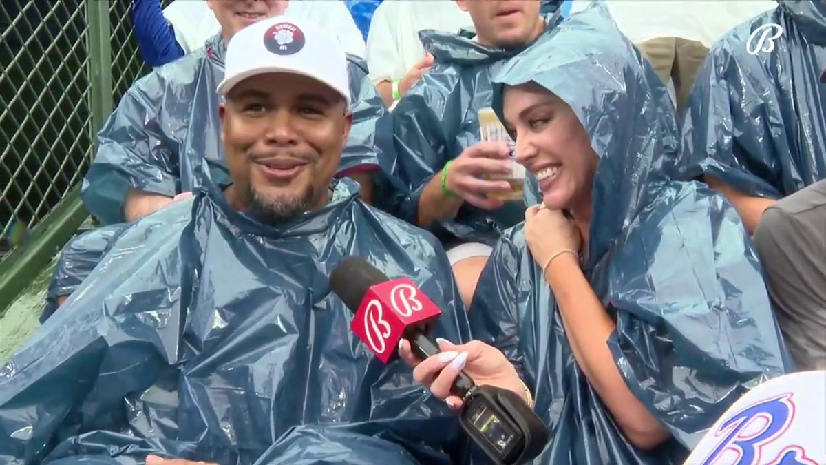 "I'm lovin' it, I feel like I'm a kid right now." From playing in Wrigley to being in the outfield stands, Andruw Jones is living the dream with some great friends by his side. Kelly Crull catches up with the Atlanta Braves legend in the bleachers.