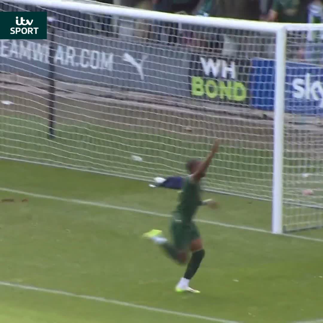 Bali Mumba is one to keep an eye on for Plymouth this season. He got 6 goals and 7 assists for Argyle on loan from Norwich last season before signing permanently for the Pilgrims this summer. Today, he pulled this out of nowhere against Huddersfield.