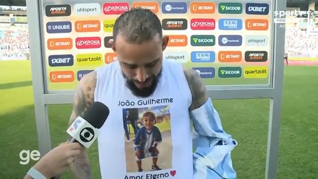 Natanael se emociona ao oferecer jogada do gol da vitória do Avaí sobre o Criciúma ao filho João Guilherme, que faleceu aos 4 anos de idade: "Deus tem nos dado força para passar por esse momento dolorido"
