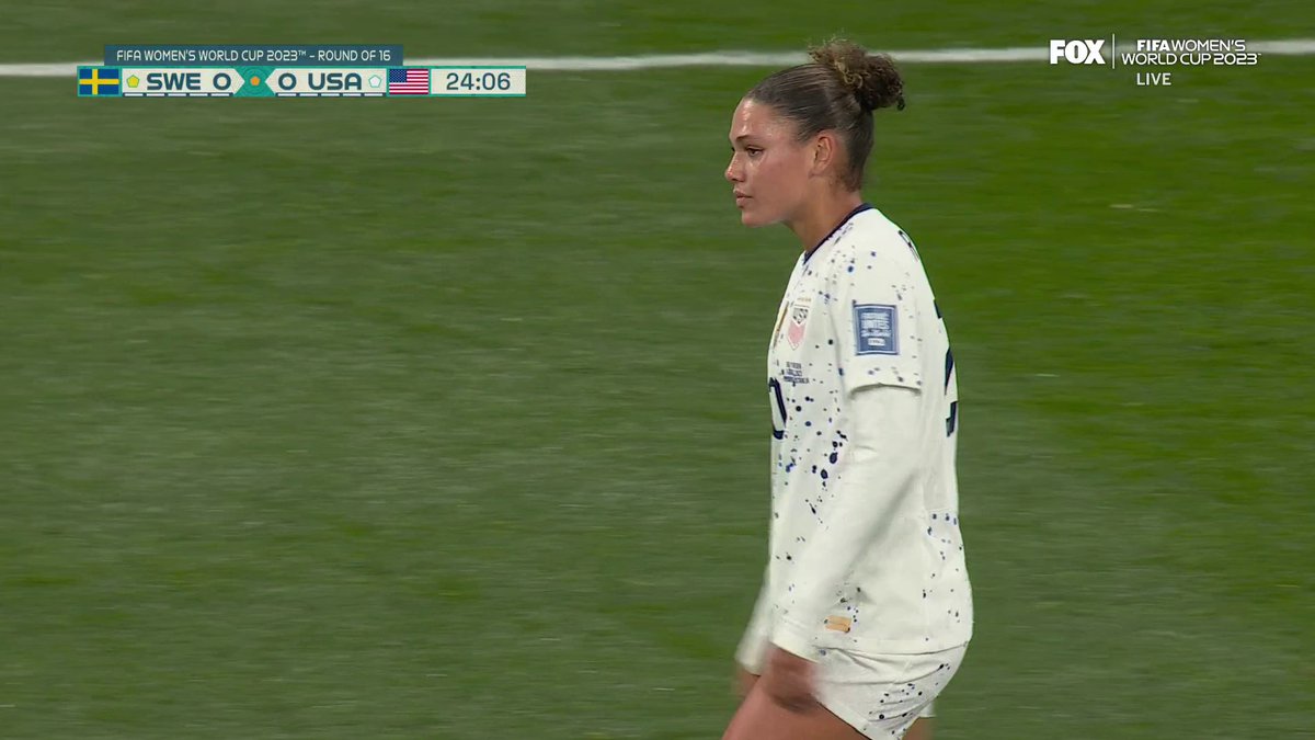 The U.S. Women's National Soccer Team's Trinity Rodman getting her necessary gum refill from teammate Alyssa Naeher 🍬