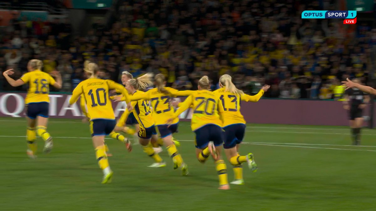 THE MOST INCREDIBLE END TO A SHOOT-OUT EVER! 🇸🇪🇸🇪🇸🇪 Sweden's final penalty kick required a VAR review to knock reigning champions USA out of the World Cup! 🤯 Post-match coverage 📲 #OptusSport #FIFAWWC
