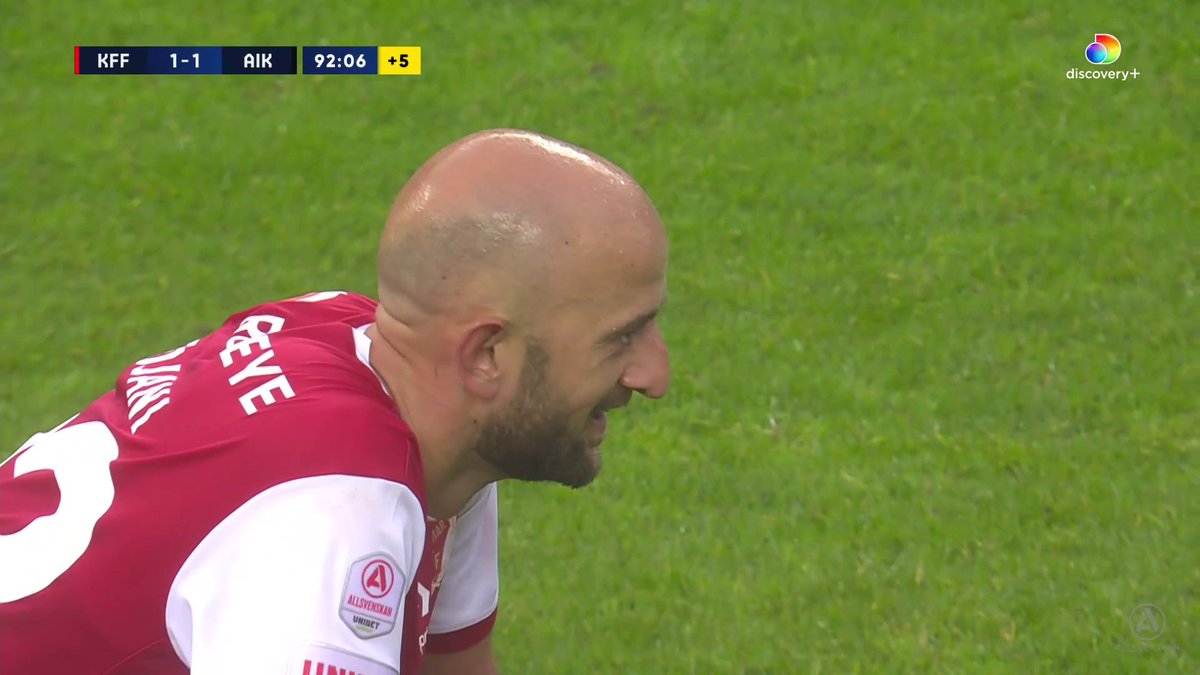 KFF:s Robert Gojani drar på sig två gula kort i samma sekvens och visas därmed ut 🟥