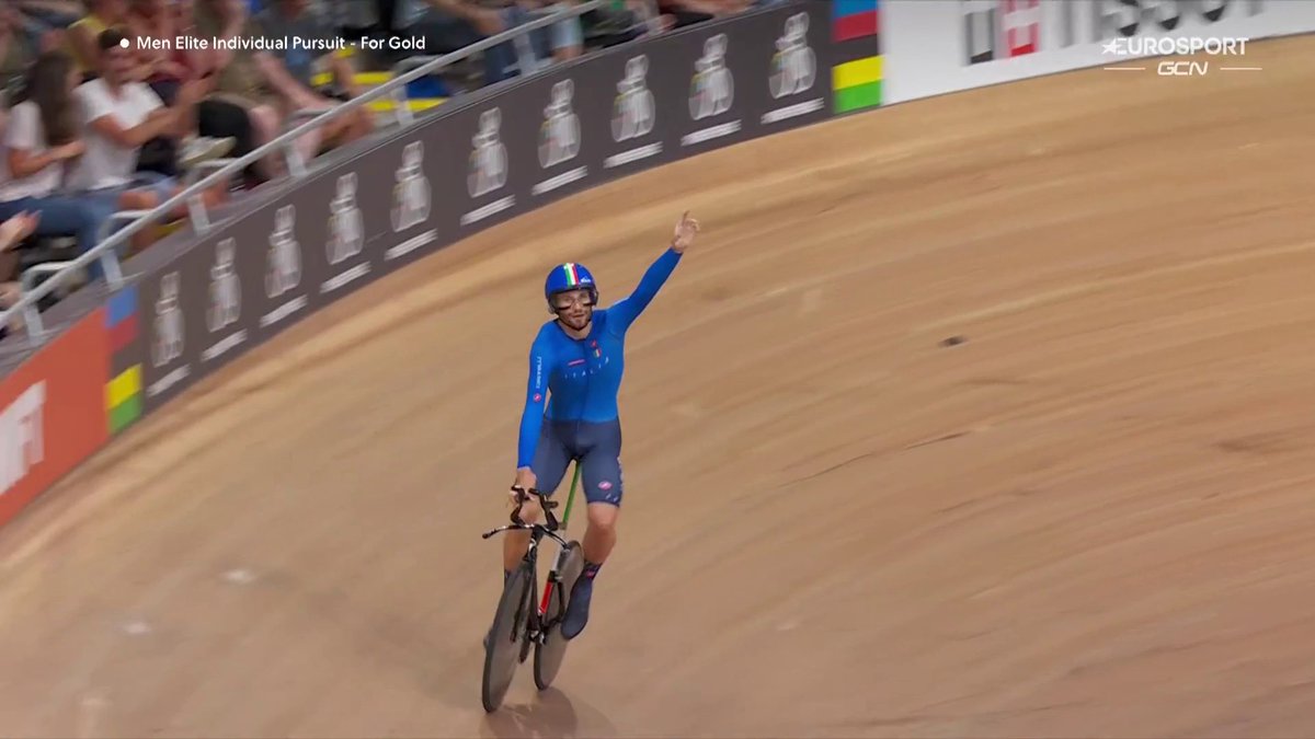 "Hey Siri, cambia sveglia del telefono" "FACCI IL MIRACOLO PIPPO, ANDIAMO PIPPOOOOO" 👑🥇🇮🇹 #GlasgowScotland2023 #EurosportCICLISMO