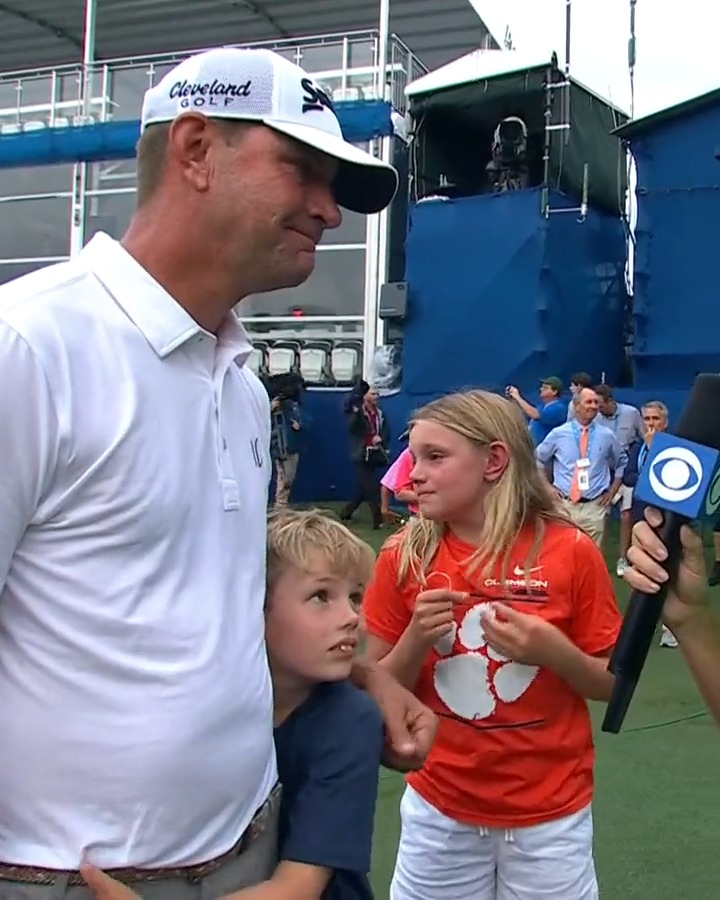 A win for Team Glover ❤️ Lucas Glover | @WyndhamChamp