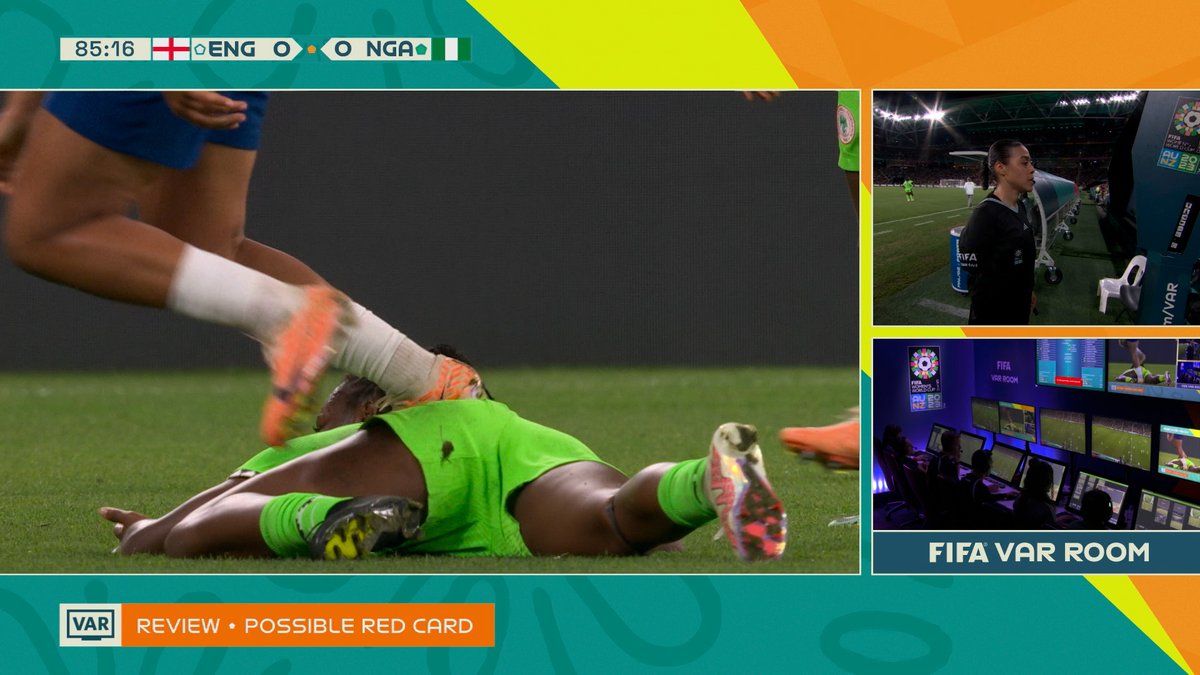 LAUREN JAMES SEES RED 🟥 England’s no. 7 is sent off after a stamp on Michelle Alozie’s back. A moment of madness. Watch LIVE | #FIFAWWC #OptusSport