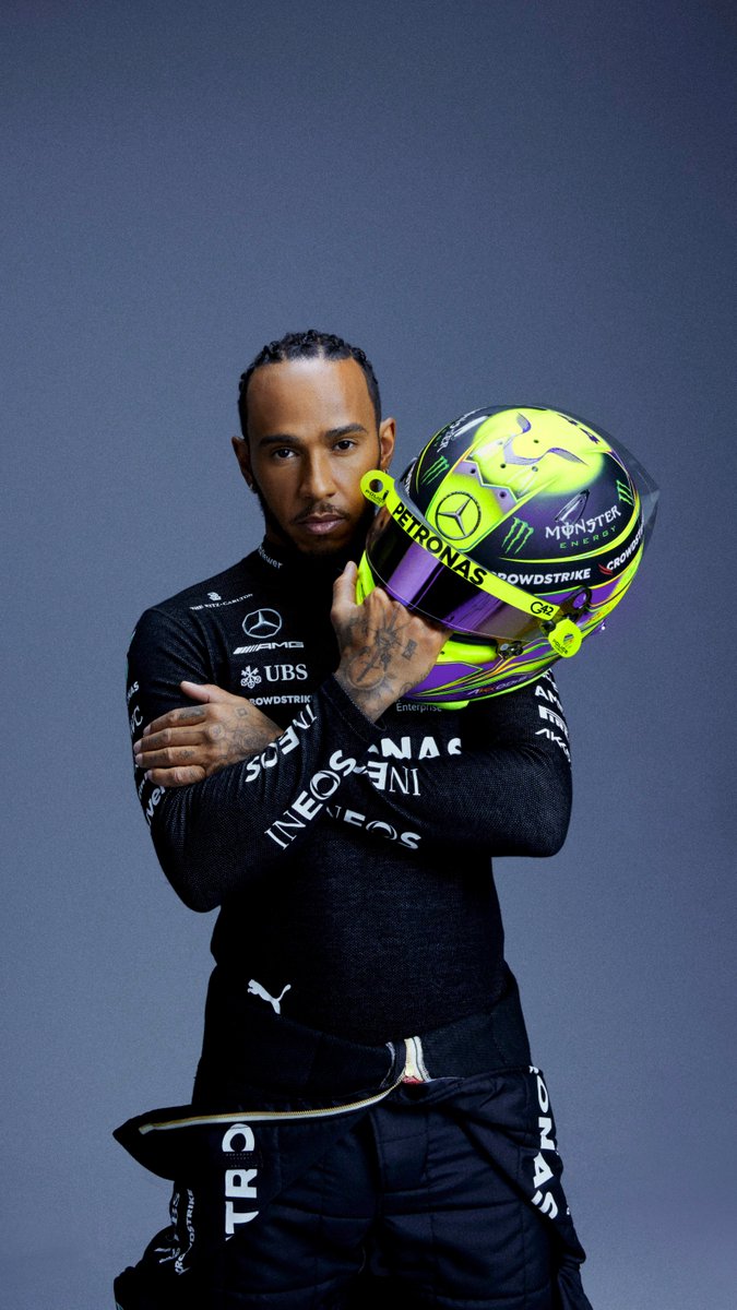 This is Lewis Hamilton. 💛💜
