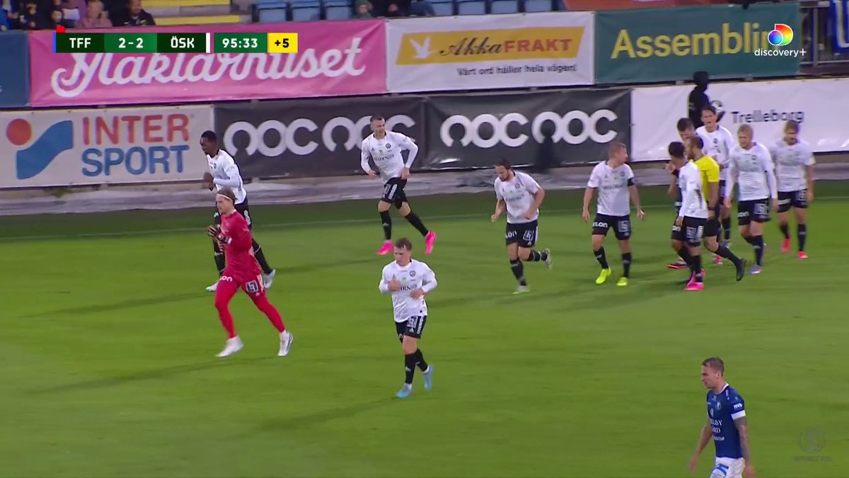 Kevin Walker kvitterar från hörna (!) i matchens sista minut för Örebro SK borta mot Trelleborgs FF 🤯 Se matchen på