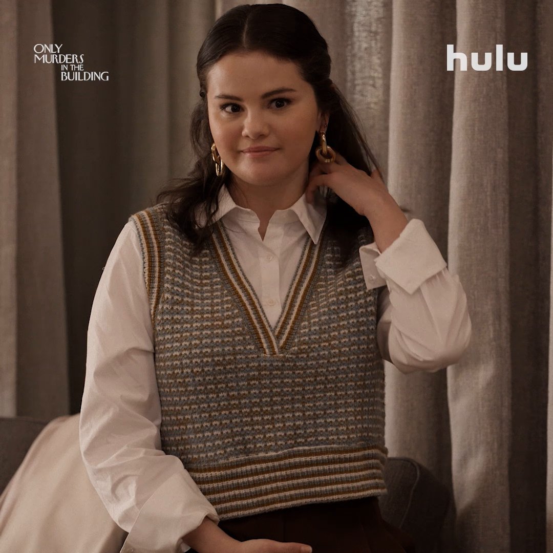 It's showtime! 🌟 The first two episodes of Season 3 are now streaming on Hulu. 🕵🏻‍♂️🕵🏻‍♂️🕵🏻‍♀️ #OMITB #WhoKilledBenGlenroy