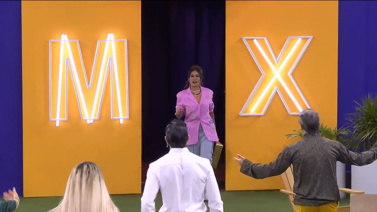 .Galilea Montijo entró a visitar a mis habitantes y trajo con ella algo muy importante 🔥🤟🥳 Revive gratis las galas de #LaCasaDeLosFamososMx a través de ViX 🧡 👉