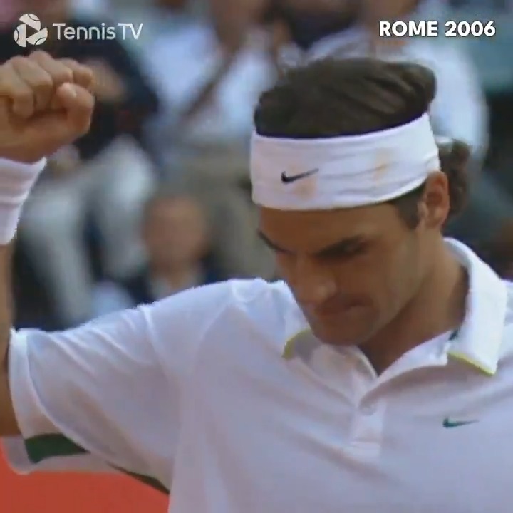 Hoy es la Navidad del tenis mundial 🎾. Su Majestad, Roger Federer, cumple 42 años. Descripción gráfica de dictar poesía con una raqueta. Patrimonio del deporte, patrimonio de la humanidad. Maestro.