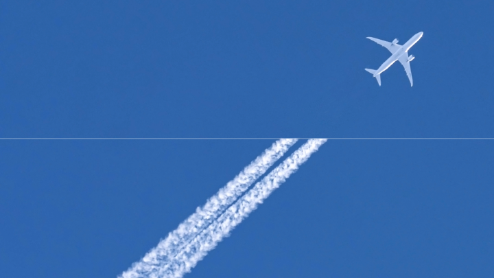 Contrails — those fluffy ice clouds airplanes sometimes make when flying in humid regions — are responsible for 35% of aviation’s global warming impact. 🤯 Learn how airlines are working with Google AI to reduce contrails and mitigate climate change →