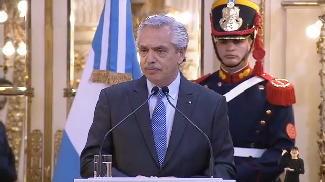 🎙️"La unidad latinoamericana es una premisa de nuestra política exterior, porque es lo que más nos conviene para enfrentar los desafíos del mundo". El presidente Alberto Fernández en la jura de fidelidad a la Nación y a la Constitución Nacional de graduados y graduadas del ISEN.