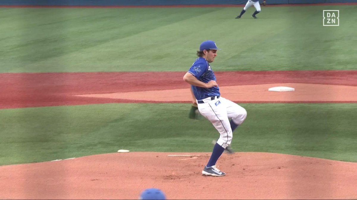／ 打球反応◯ ＼ いきなり守備で魅せた バウアーが見事な背面キャッチ ⚾プロ野球(2023/8/9) 🆚DeNA×中日 📱Live on DAZN #DAZNプロ野球 #baystars