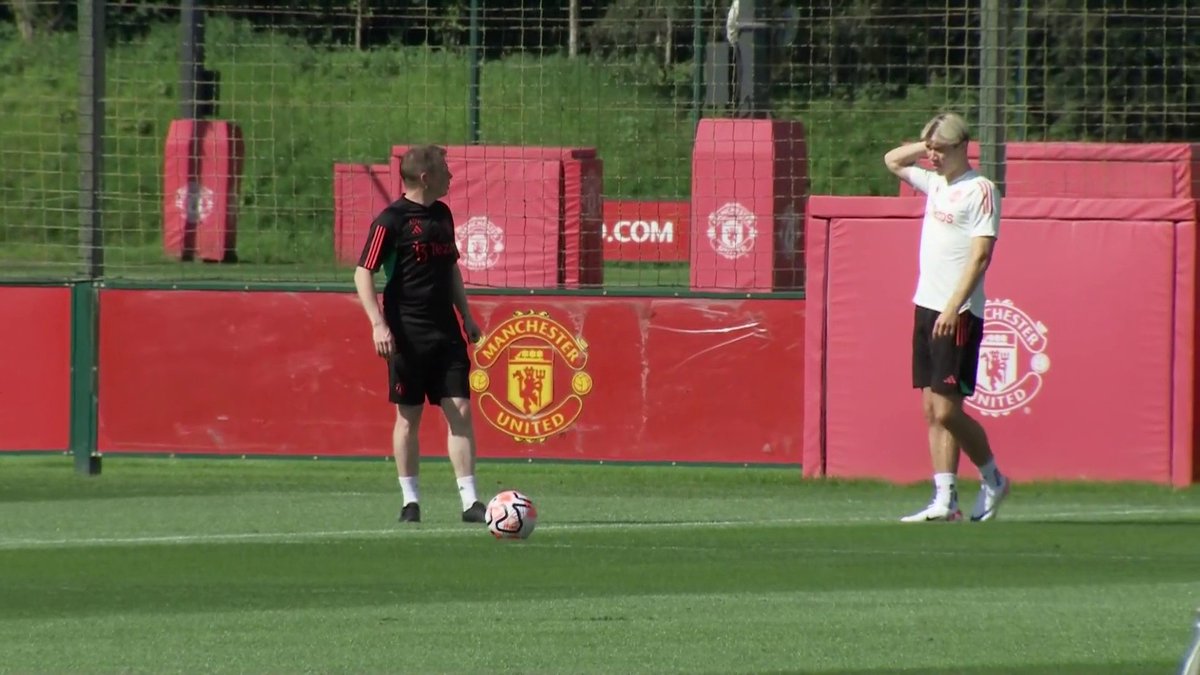 Rasmus Hojlund in individual training for #mufc at Carrington [Football Daily]