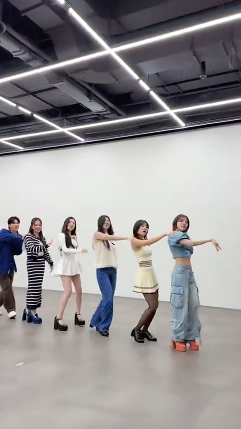 he managed to collect all 5 members to do this challenge lol