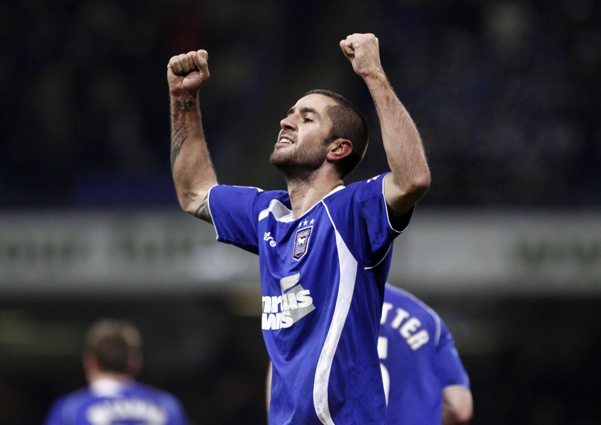 🎉 Wishing former Town striker Pablo Couñago a very happy birthday. Who could forget this moment? 🤩 #itfc
