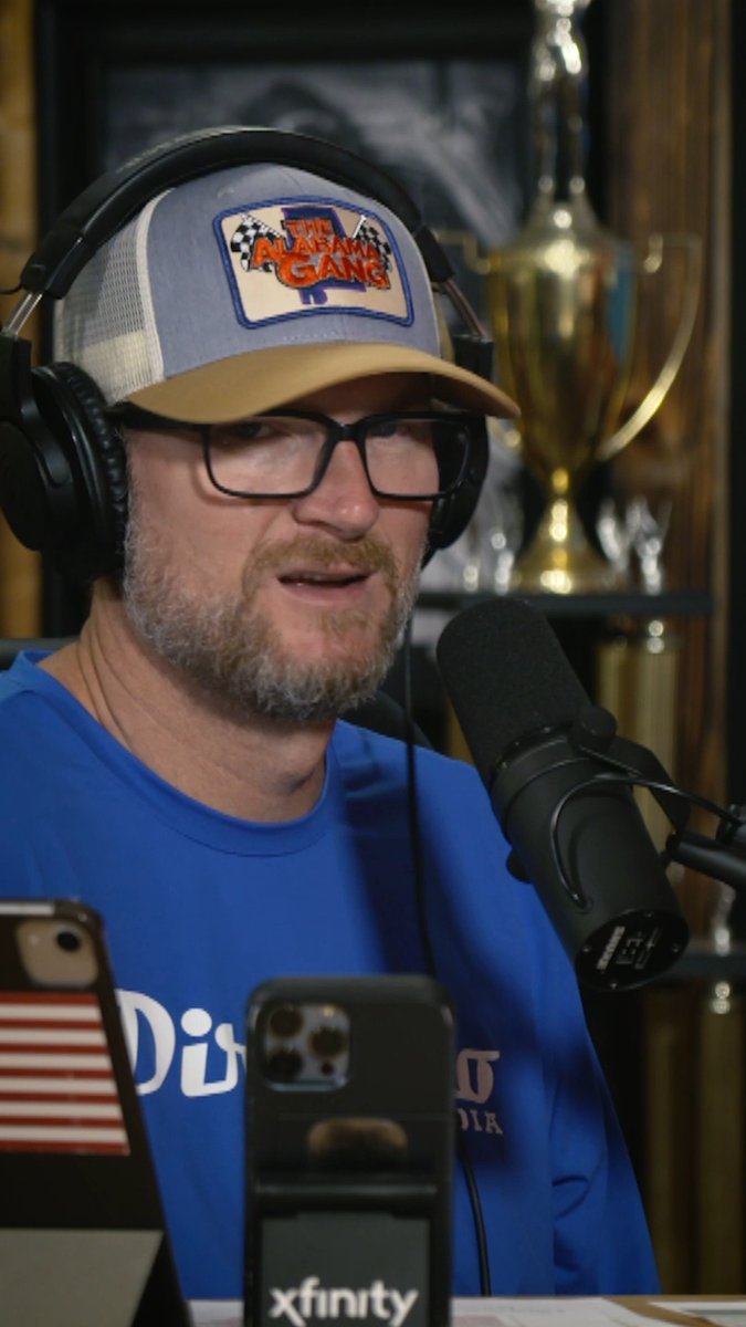 Respond to this tweet with a gif of how you felt about Jimmie Johnson not being voted into the NASCAR Hall of Fame unanimously. ⬇️ 📺 FULL CLIP: 👥 Dale Earnhardt Jr. | Mike Davis