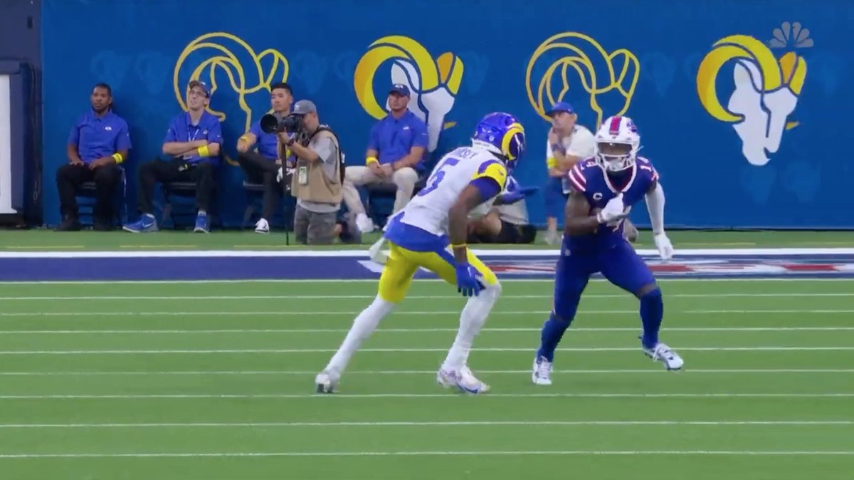 Caution: Guarding stefon diggs 1-on-1 may result in getting cooked. ⚠️