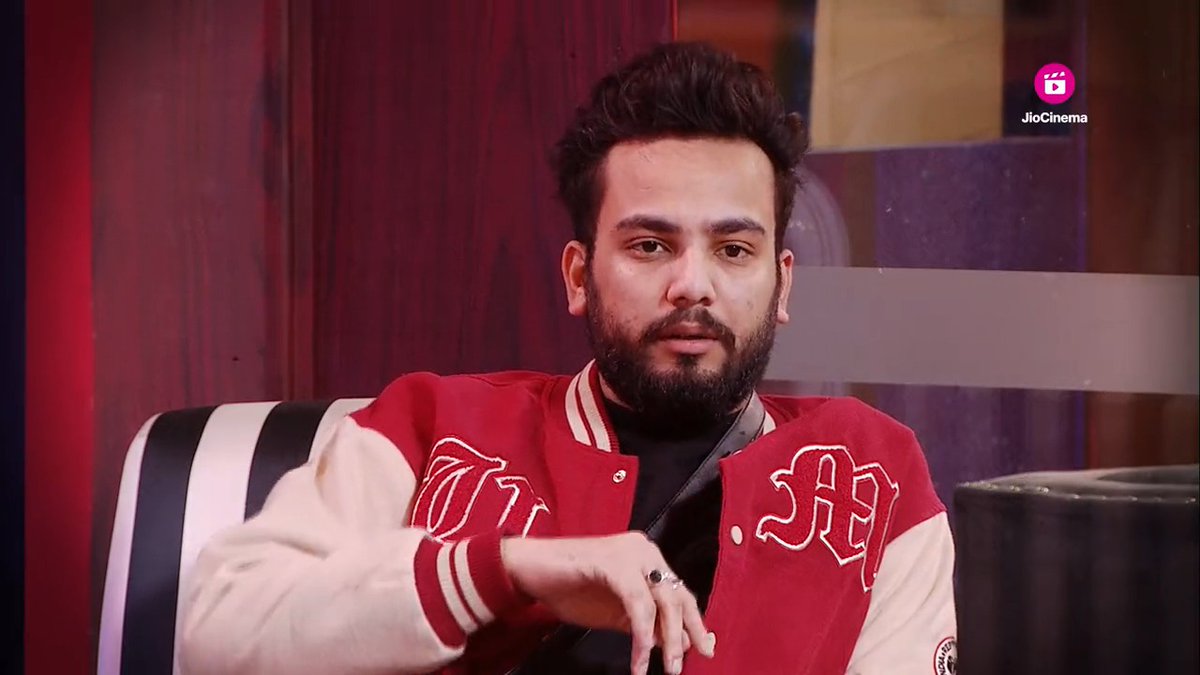 Abhishek ke 'Wild Card' comment ne kiya Elvish ko pareshan! Kya ab iss mudde par bhi hoga bawaal?🫣 Watch this episode of #BiggBossOTT2 at 9pm tonight. Streaming free on #JioCinema. #BBOTT2 #BBOTT2onJioCinema @beingsalmankhan