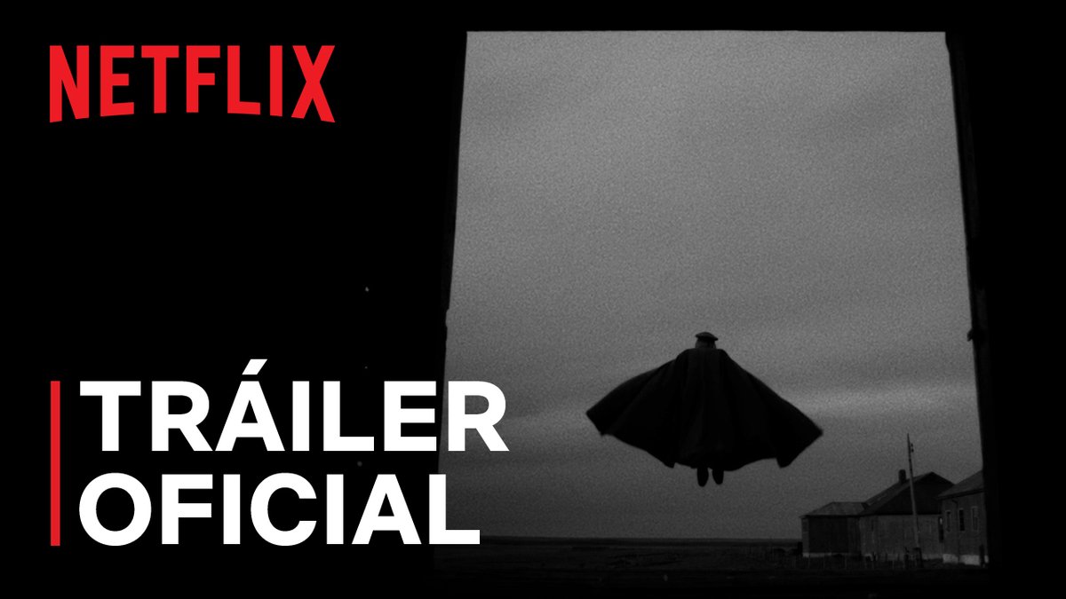 El Conde es una comedia negra de terror que imagina un universo paralelo inspirado en la historia reciente de Chile. Dirigida por Pablo Larraín, Jaime Vadell interpreta a Augusto Pinochet como un vampiro de 250 años. Disponible en Netflix este 15 de Septiembre y en algunos cines.