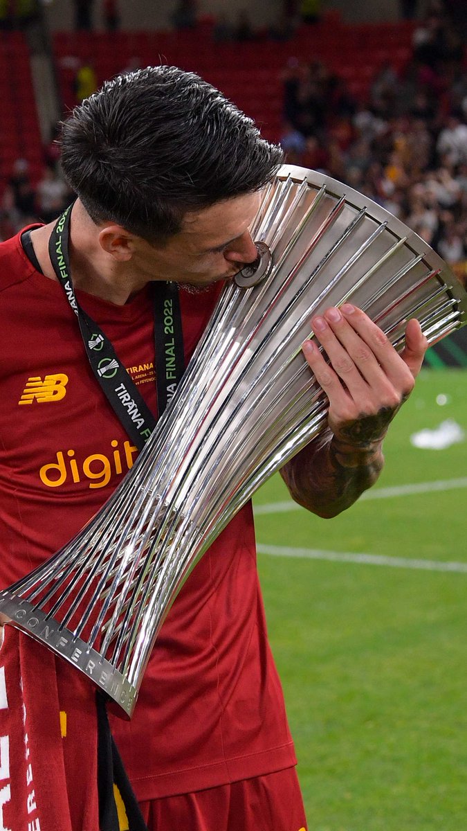 🤝 Roger Ibanez ceduto a titolo definitivo al'Al-Ahli. In bocca al lupo, Roger! 💪 #ASRoma