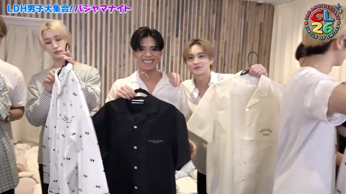 【LIVE】#CL26 生配信中📺 #LDH 男子大集合！パジャマナイト🌙 ☑️総合司会 #佐藤大樹 #中西椋雅 ☑️#THERAMPAGE #川村壱馬 #吉野北人 #長谷川慎 #藤原樹 ☑️#BALLISTIKBOYZ #加納嘉将 #海沼流星 #松井利樹 ☑️#PSYCHICFEVER #小波津志 #半田龍臣 生配信中にお着替え✨ メンバーのパジャマ姿は本編で👀✅