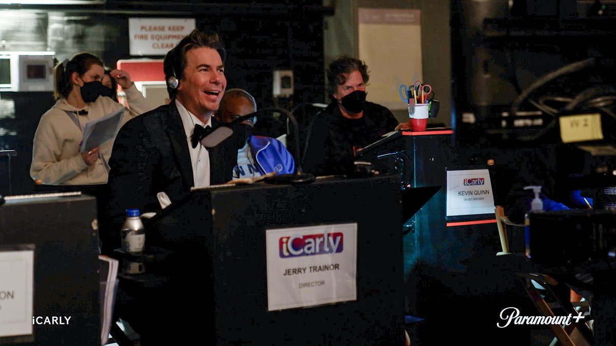 Director Jerry Trainor has a great ring to it 💜 #iCarly