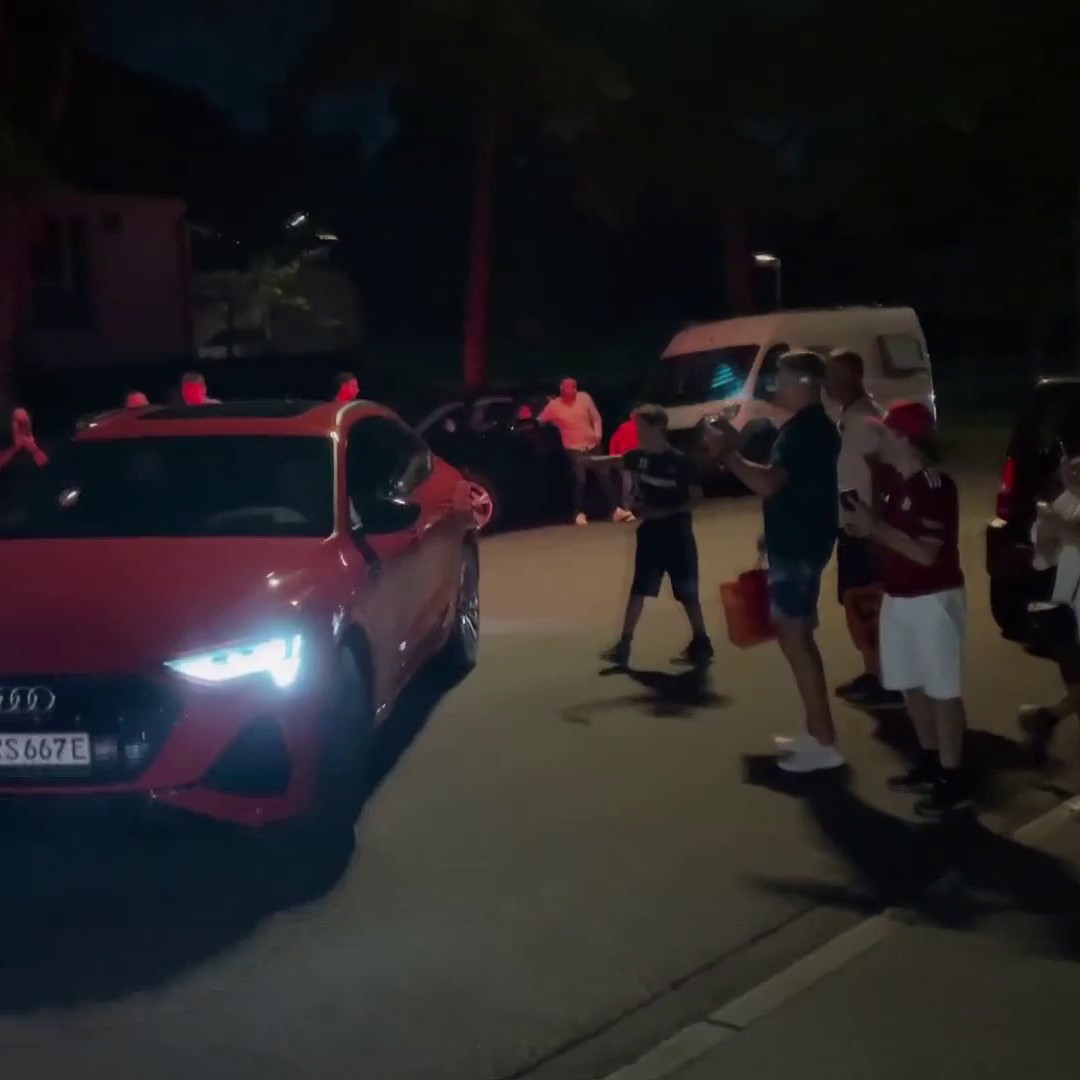 Harry Kane arriving for the second part of his Bayern Munich medical 🩺