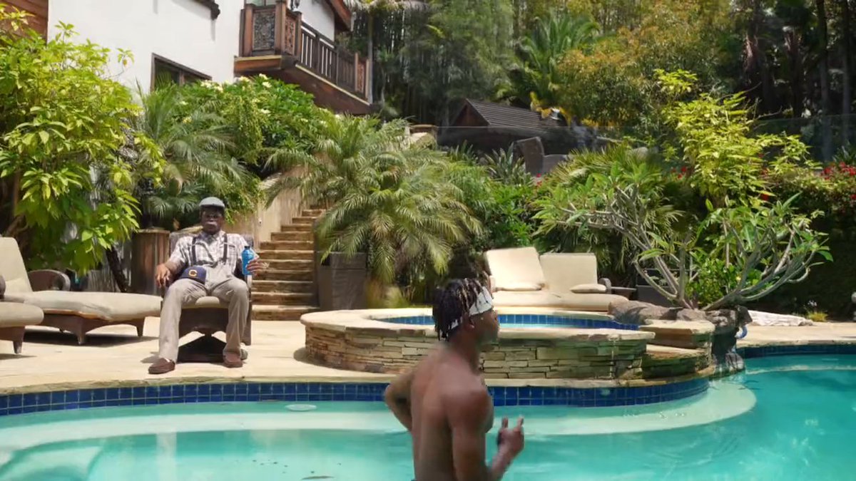 4-star WR Kwazi Gilmer recreated LeBron James' iconic Nike pool commercial for his commitment to UCLA Football 😂🔥 (🎥: @Masterkwazi)