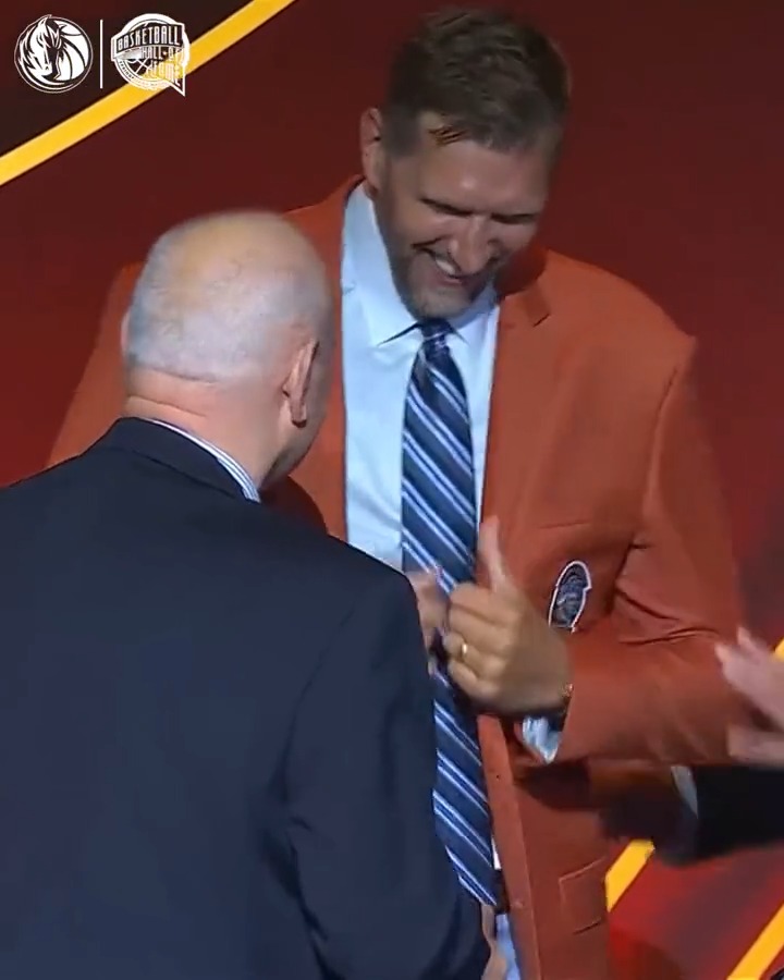 Our guy gets his flowers 💐🥹 #MFFL #23HoopClass