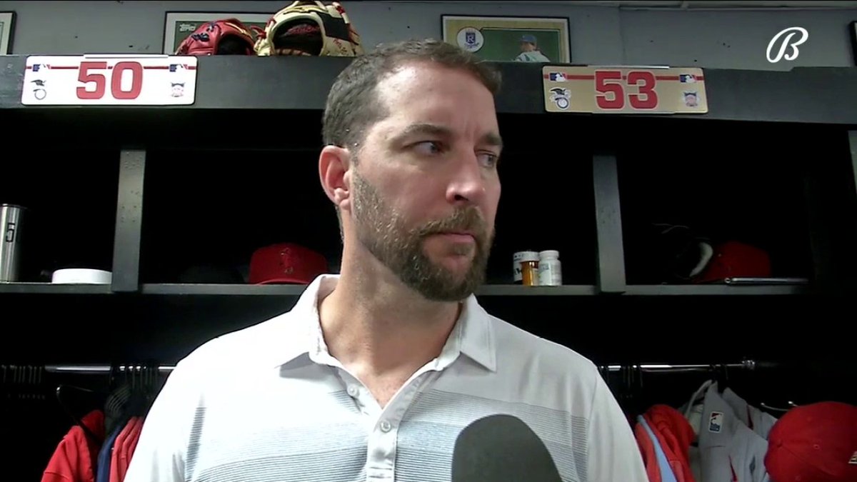 Wainwright: "I just let us down again so I deserve all the negative that I'm getting right now. ... I'm going to have to refocus and get real serious about ending strong. I don't want to go out like that. I mean that's just embarrassing. Nobody wants to see me do that." #STLCards