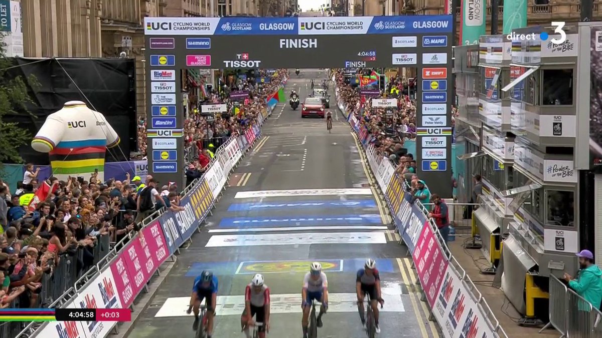 #GlasgowScotland2023 | 🇫🇷🥇 CHAMPION DU MONDE 🥇 Axel Laurance est sacré champion du monde espoirs sur route ! ▶ Le direct :