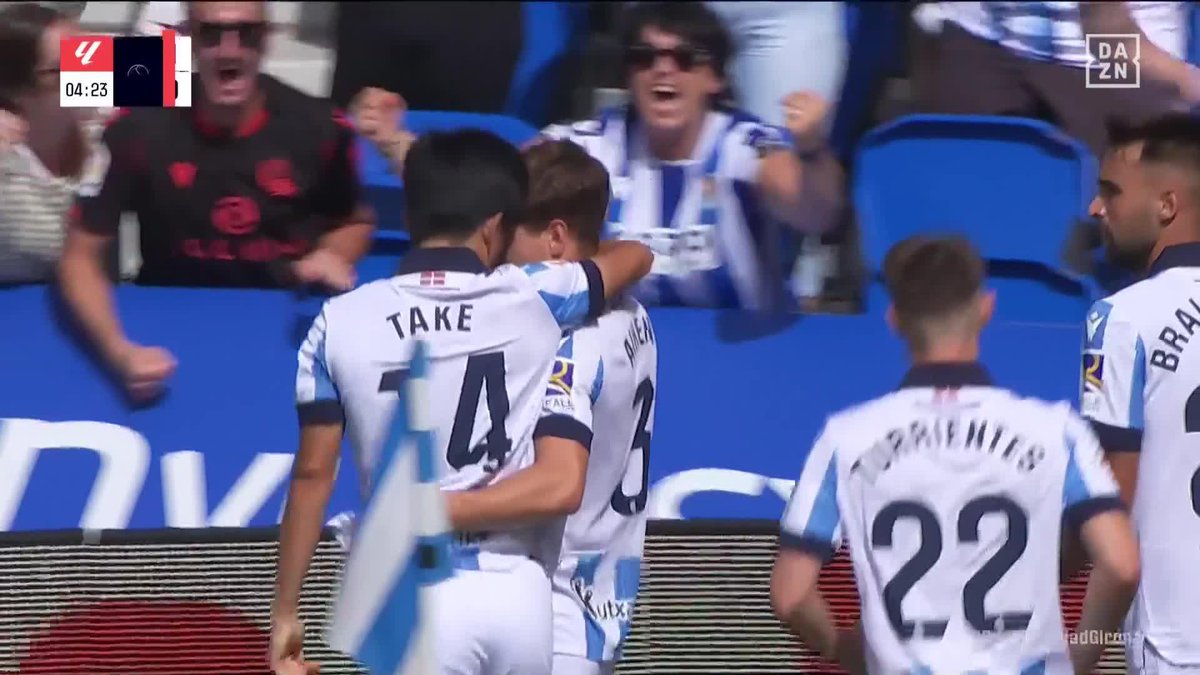 ／ 久保が決めた！！ 開幕戦でさっそくゴール‼ ＼ アイエンのグラウンダークロスを 久保が左足でダイレクトで合わせた！ 昨シーズンに続き、 開幕戦のゴール👏👏 🏆2023-24 ラ・リーガ 🆚ソシエダ×ジローナ 📺 #DAZN Live配信