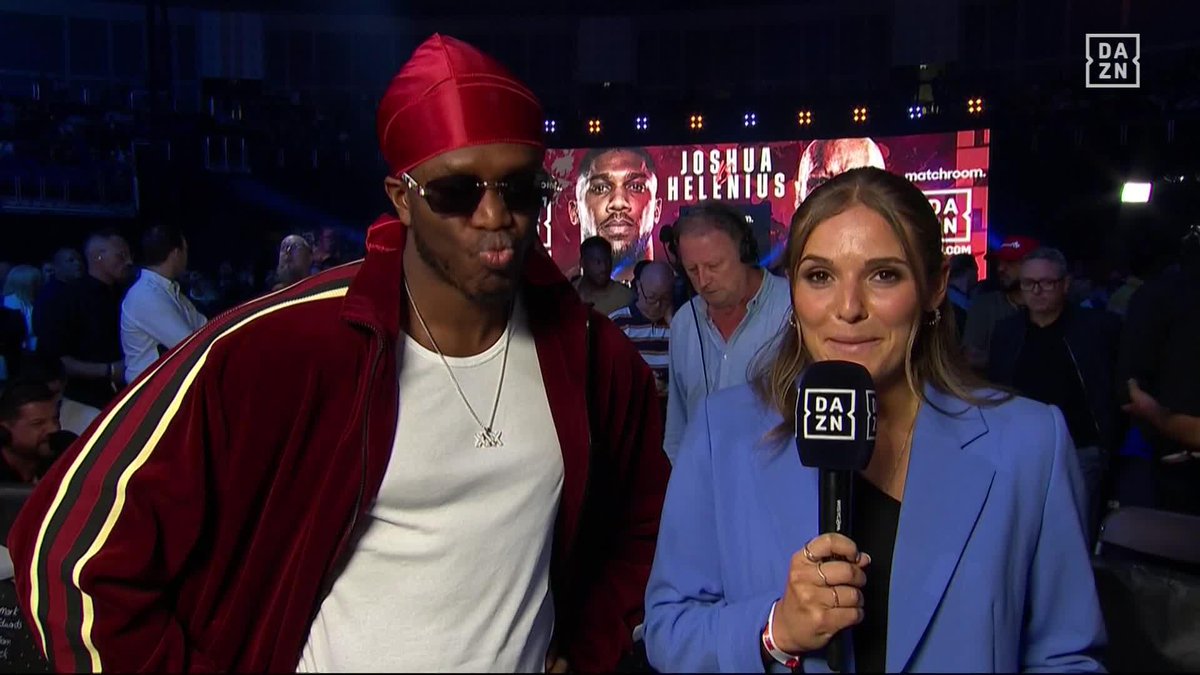 KSI booed by the crowd but he promised to KO Tommy Fury 😭
