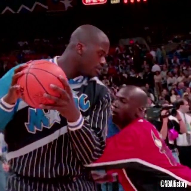 Throwback to Shaq and MJ playing 1 v. 1. That move from Shaq was ridiculous. 🔥 (via NBA History)