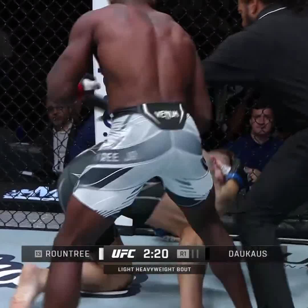 ROUNTREE. JUST. DID. THAT. Khalilrountree is a problem in the LHW division 😤 #UFCVegas78