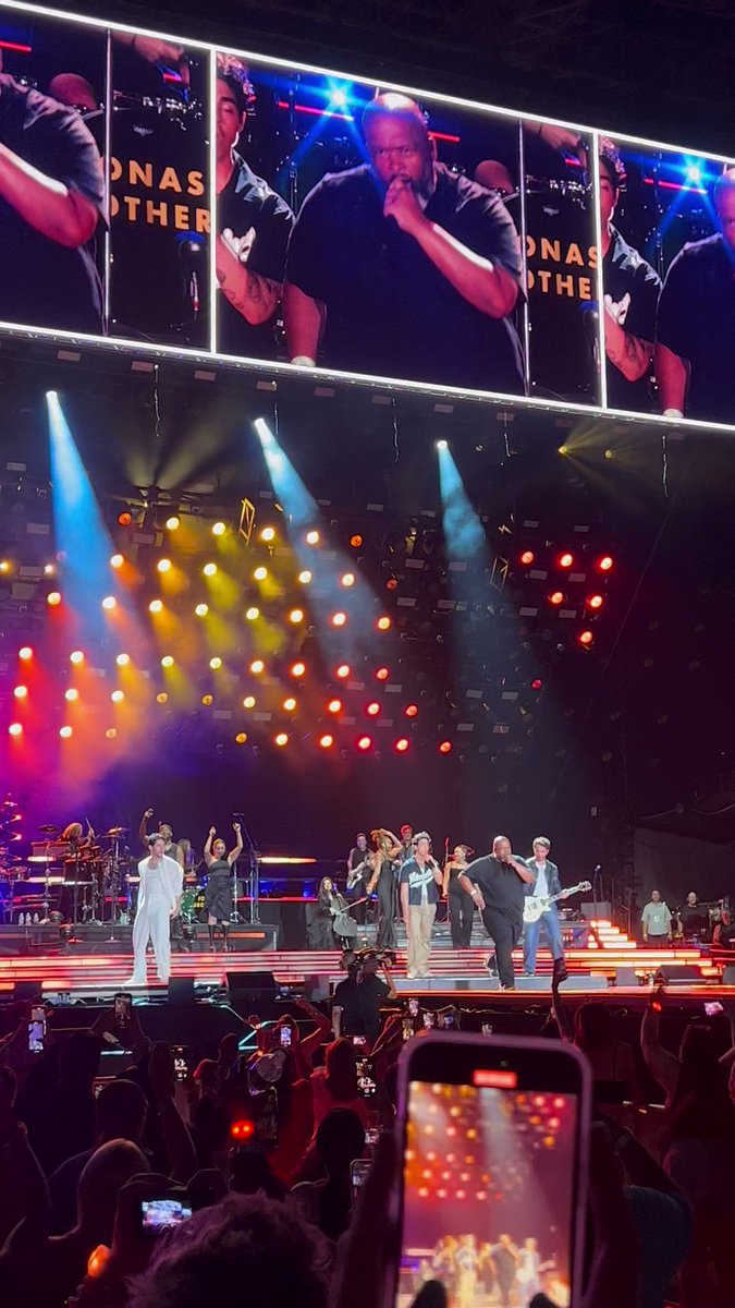It’s 2023 and the Jonas Brothers just brought out Big Rob for a reunion….. AND I’M BURNIN’ UP 🔥 #MTVFirstLook